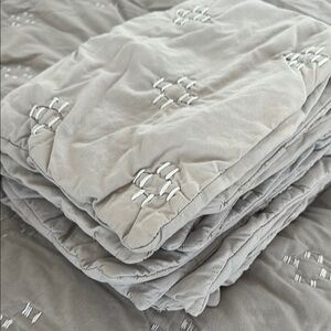 west elm dash stitch quilted (bed) pillow covers. set 2 standard, 1 euro sham